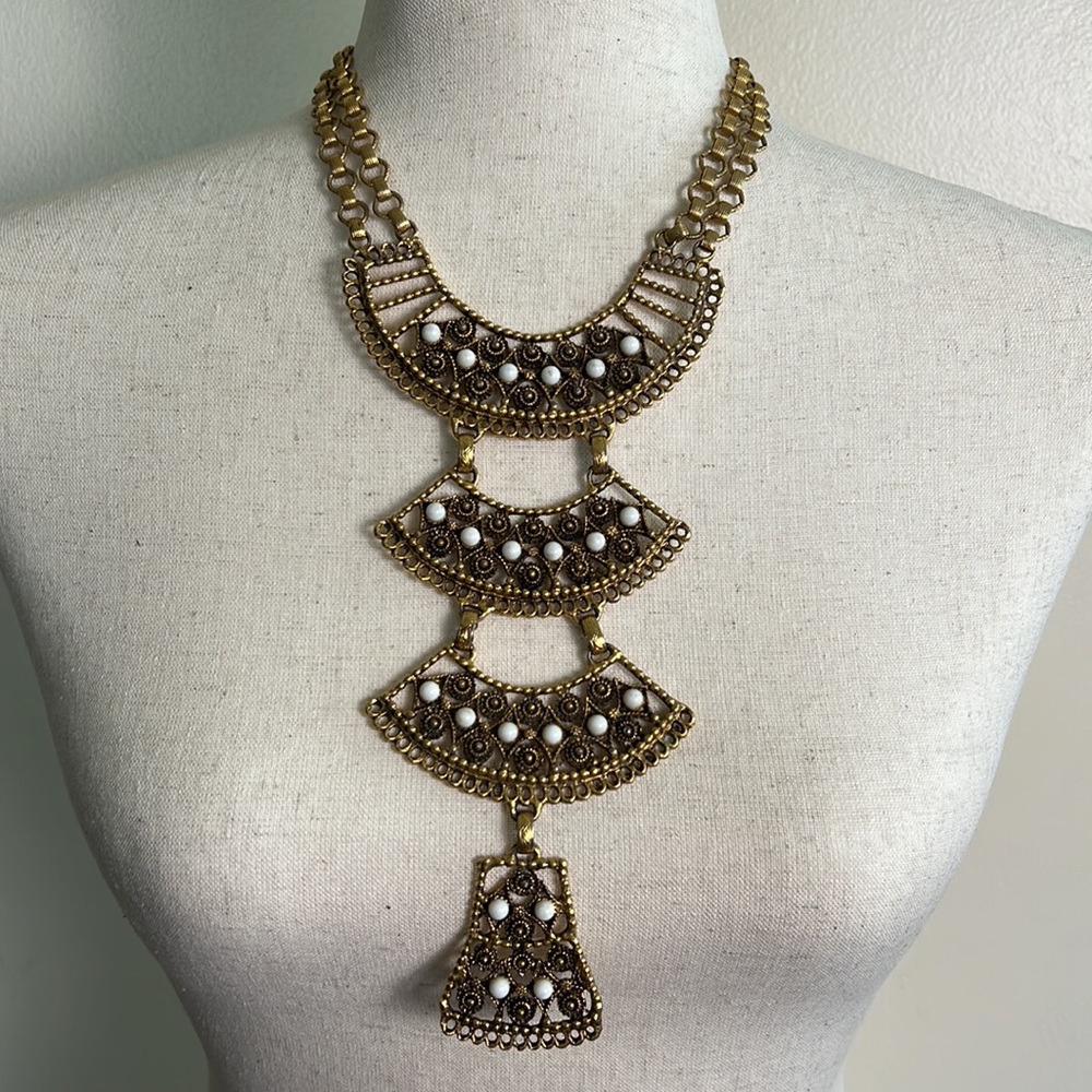 Vintage Goldette-style 1960s necklace white stones